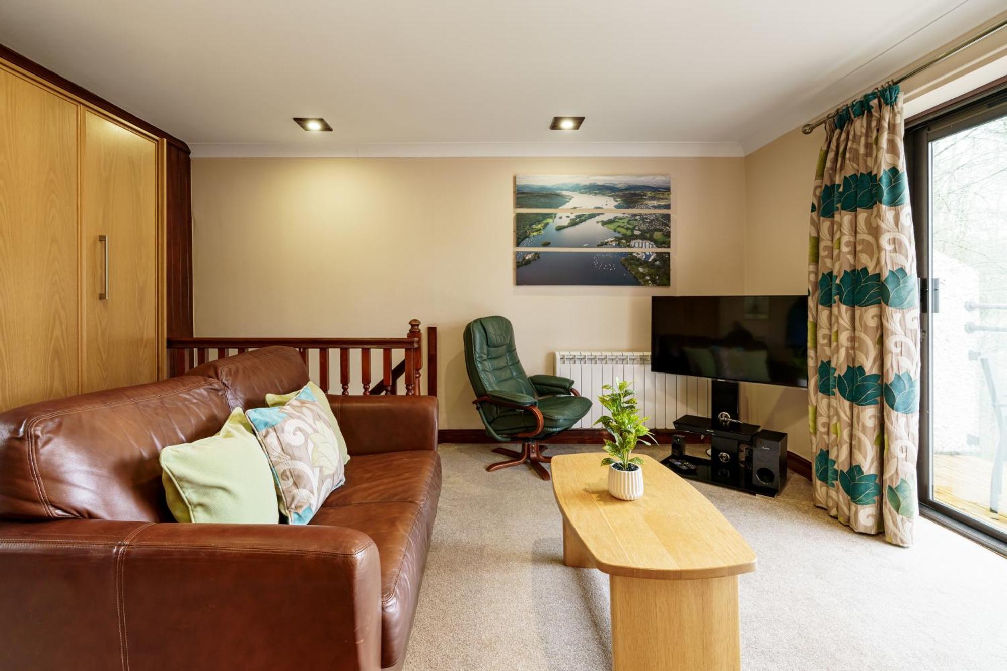 2 Bedroom Lake District Cottage At Windermere Marina Village 鲍内斯温德米尔 外观 照片